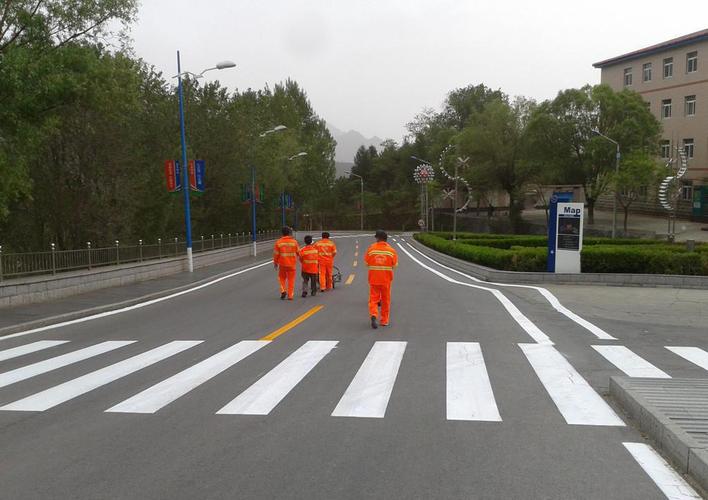 贵阳工厂沥青摊铺施工队承包市政道路划线工程